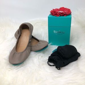 Tieks Flats in Taupe Size 7